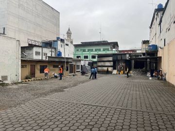 Venta de Terreno con Local Comercial Machala