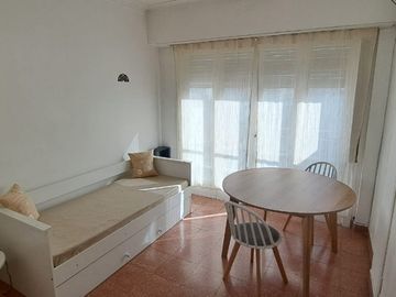 Alq. 24 m. 1 amb calle con balcon- centro MdP