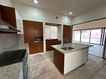 Casa en venta en Privada Maple, Parque Central