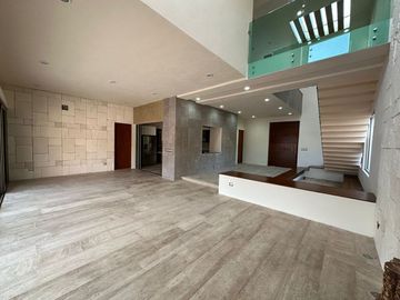 Casa en venta en Privada Maple, Parque Central
