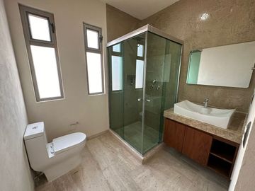 Casa en venta en Privada Maple, Parque Central