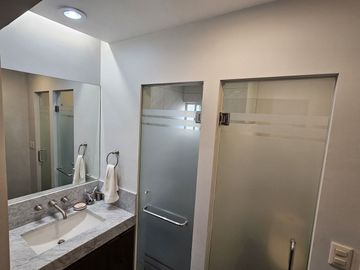 Departamento en Venta en Valle Oriente.