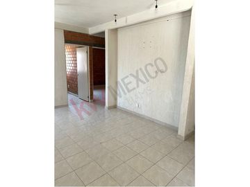 EN VENTA DEPARTAMENTO EN PLANTA BAJA EN CONDOMINIO SANTA RITA 🏡