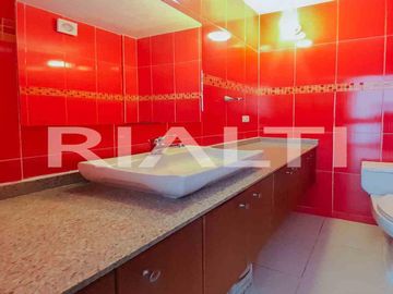 Casa en Venta Sector Av. Occidental Frente a la Unidad Educativa Athenas School