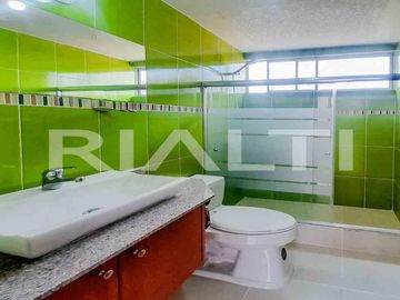 Casa en Venta Sector Av. Occidental Frente a la Unidad Educativa Athenas School