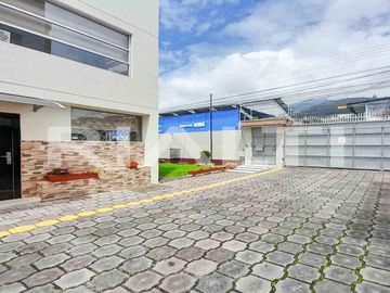 Casa en Venta Sector Av. Occidental Frente a la Unidad Educativa Athenas School