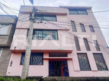 Se Vende Casa Rentera con Gran Potencial en Sector Mena 2
