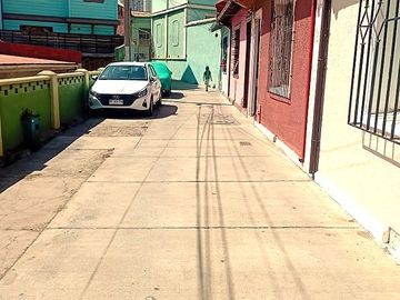 VENDO CASA EN VALPARAISO CERRO BARON
