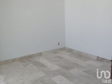 Departamento en venta en Valle del Campestre en Planta Baja con Jardin Privado