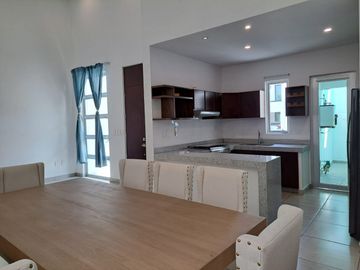 : Casa en Venta de una Planta en Residencial Bosque Real