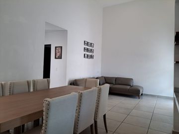 : Casa en Venta de una Planta en Residencial Bosque Real