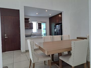 : Casa en Venta de una Planta en Residencial Bosque Real