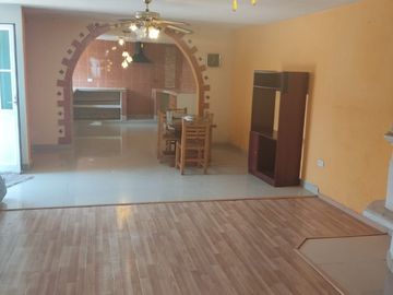 Casa en venta de una planta, en 16 de Septiembre Sur, Puebla, Puebla.