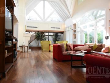 Casa de 6 dormitorios en Venta en Saint Thomas Sur