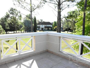 Casa de 6 dormitorios en Venta en Saint Thomas Sur