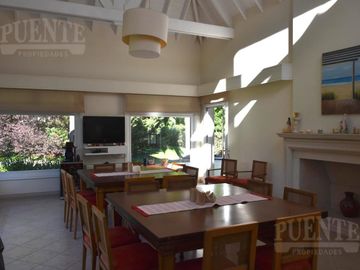 Casa de 6 dormitorios en Venta en Saint Thomas Sur
