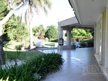 Casa de 6 dormitorios en Venta en Saint Thomas Sur