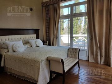 Casa de 6 dormitorios en Venta en Saint Thomas Sur
