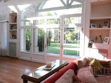 Casa de 6 dormitorios en Venta en Saint Thomas Sur