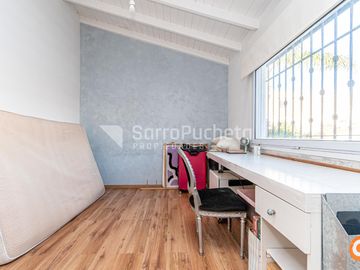 Venta chalet 4 ambientes con jardín y piscina en Haedo.