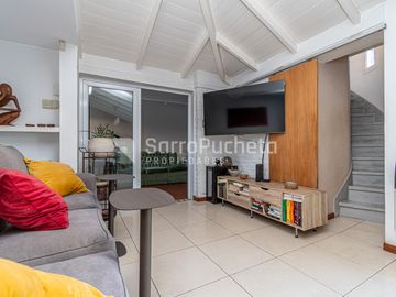 Venta chalet 4 ambientes con jardín y piscina en Haedo.