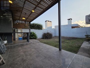 Casa en  QUINTAS DE ARGUELLO APTA CREDITO