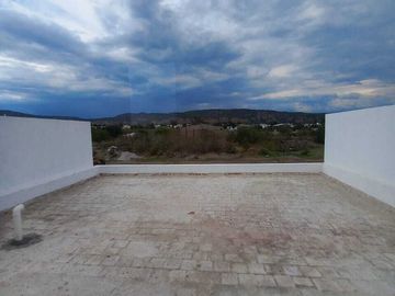 Casa en Venta cerca de Galerías Santa Anita