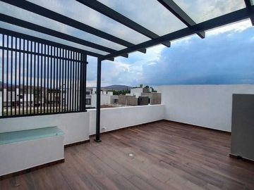 Casa en Venta cerca de Galerías Santa Anita