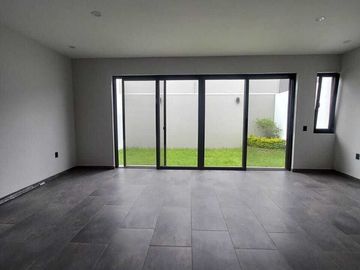 Casa en Venta cerca de Galerías Santa Anita
