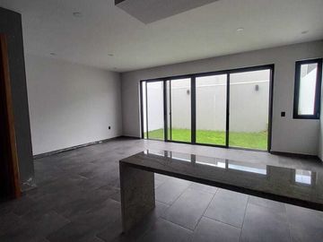 Casa en Venta cerca de Galerías Santa Anita