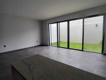 Casa en Venta cerca de Galerías Santa Anita
