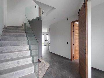 Casa en Venta cerca de Galerías Santa Anita