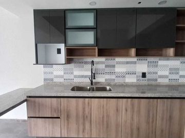 Casa en Venta cerca de Galerías Santa Anita