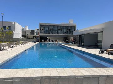 Casa en Venta cerca de Galerías Santa Anita