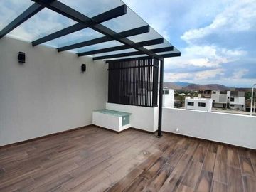 Casa en Venta cerca de Galerías Santa Anita