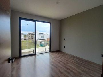 Casa en Venta cerca de Galerías Santa Anita