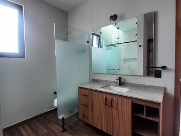 Casa en Venta cerca de Galerías Santa Anita
