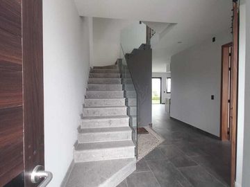 Casa en Venta cerca de Galerías Santa Anita