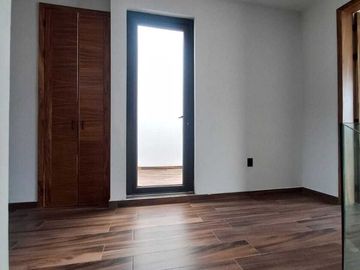 Casa en Venta cerca de Galerías Santa Anita