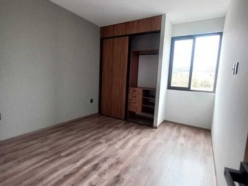 Casa en Venta cerca de Galerías Santa Anita