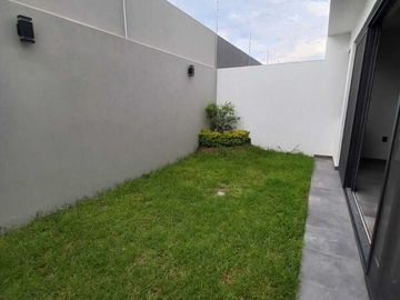 Casa en Venta cerca de Galerías Santa Anita
