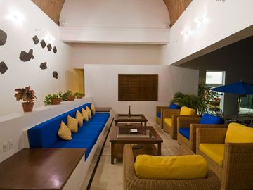 CASA ESTILO MEXICANO, FRACC. LA PUNTA, MANZANILLO