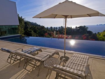 CASA ESTILO MEXICANO, FRACC. LA PUNTA, MANZANILLO