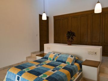 CASA ESTILO MEXICANO, FRACC. LA PUNTA, MANZANILLO