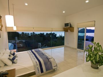 CASA ESTILO MEXICANO, FRACC. LA PUNTA, MANZANILLO