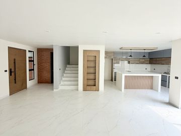 Elegante casa en venta en Fracc Finca de las Ánimas