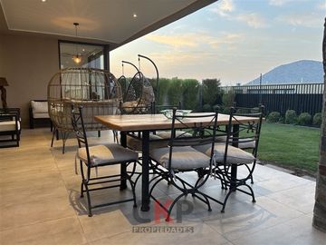 Casa en Venta en Av. Chamisero/ Jumbo