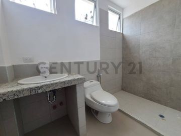 Increíble Oportunidad Urb.Terranostra Casa Esquinera de estreno al costo E.Men