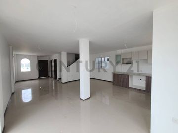 Increíble Oportunidad Urb.Terranostra Casa Esquinera de estreno al costo E.Men
