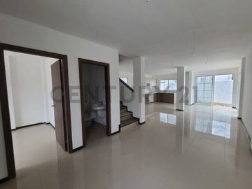 Increíble Oportunidad Urb.Terranostra Casa Esquinera de estreno al costo E.Men